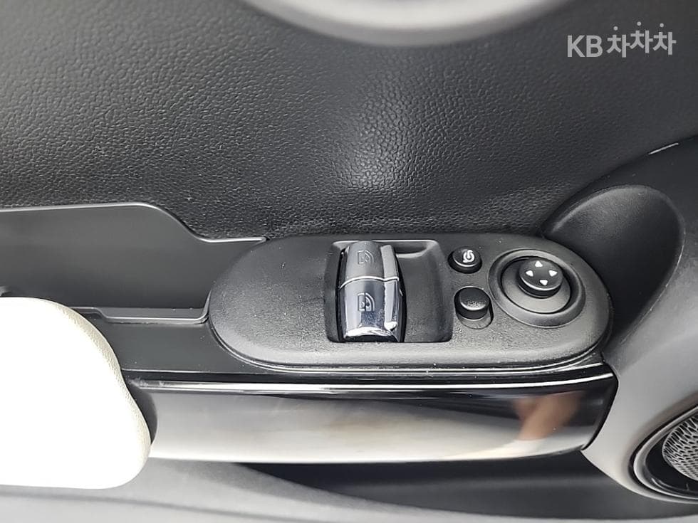 Mini Cooper 3도어1.5 Gen Z Edition - 8