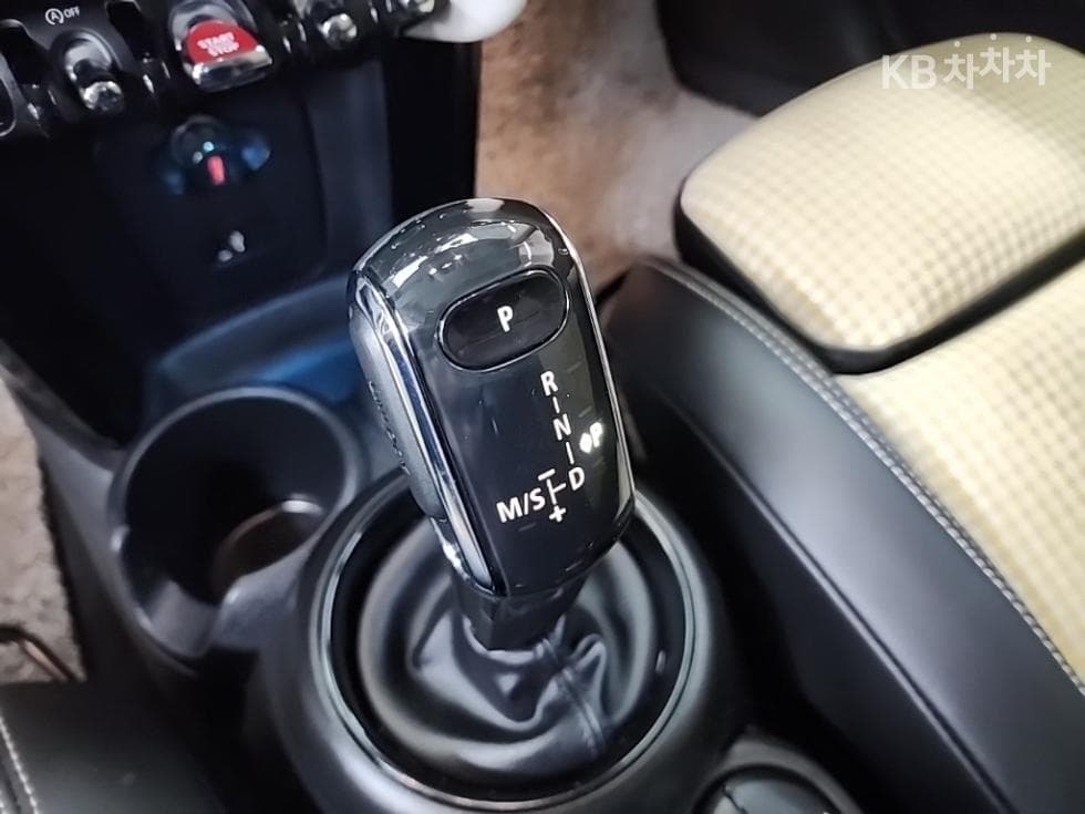 Mini Cooper 3도어1.5 Gen Z Edition - 10