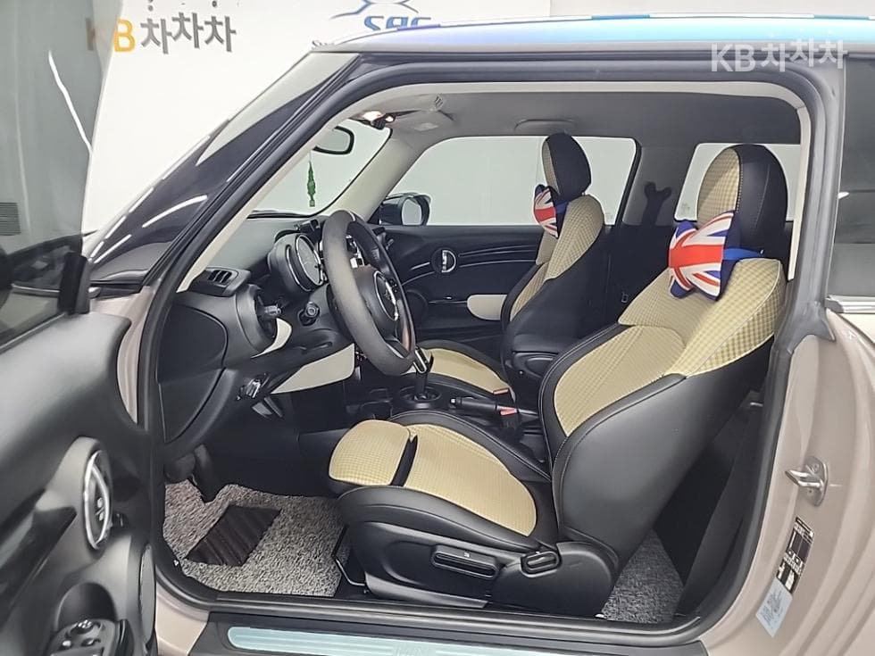 Mini Cooper 3도어1.5 Gen Z Edition - 11