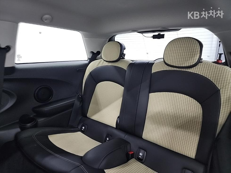 Mini Cooper 3도어1.5 Gen Z Edition - 12