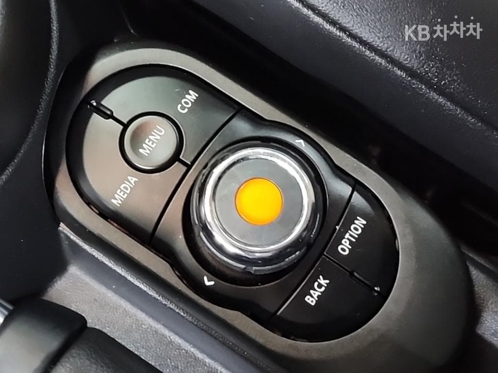 Mini Cooper 3도어1.5 Gen Z Edition - 16