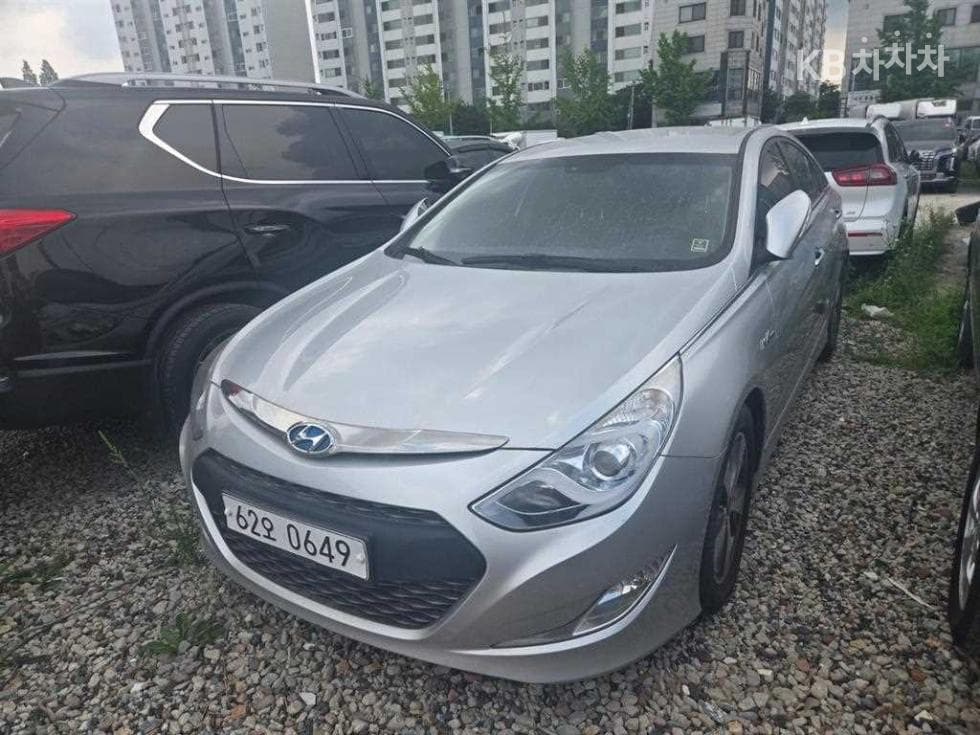 Hyundai Sonata Hybrid 2.0 로얄 - Image 1
