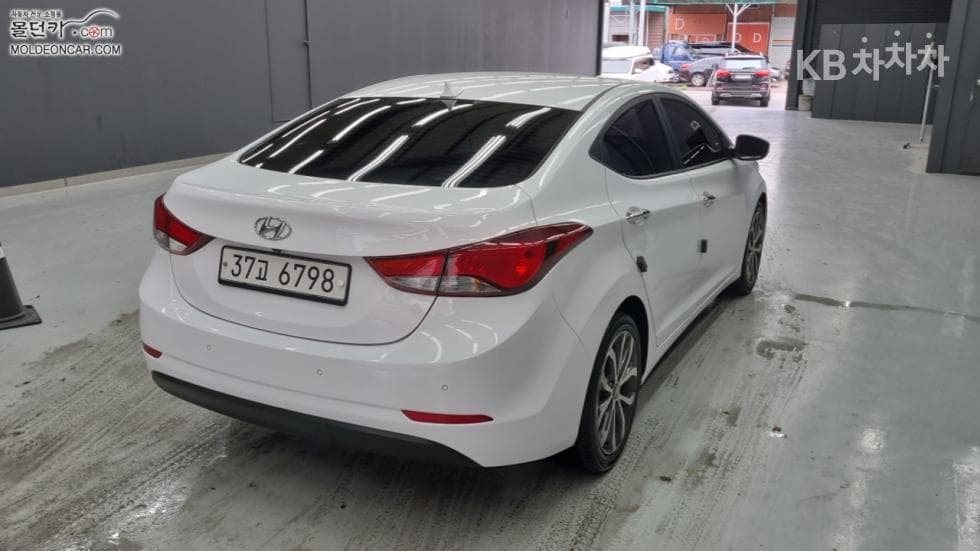 Hyundai The New (facelift) Avante (Elantra)1.6 VGT Smart Standard - 2