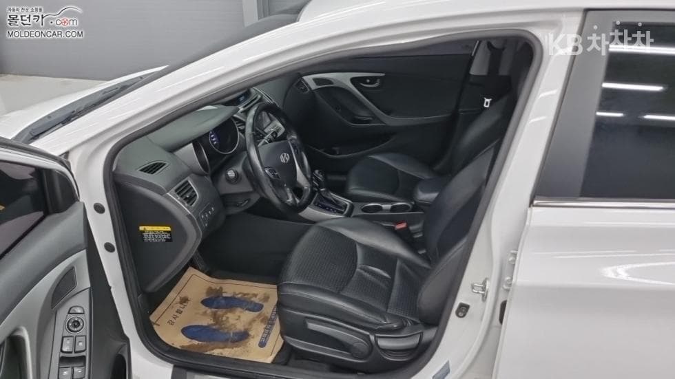Hyundai The New (facelift) Avante (Elantra)1.6 VGT Smart Standard - 9