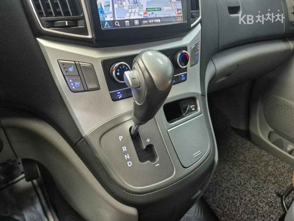 Hyundai The New (facelift) 그랜드 Star렉스Van 5-seater Modern - 8