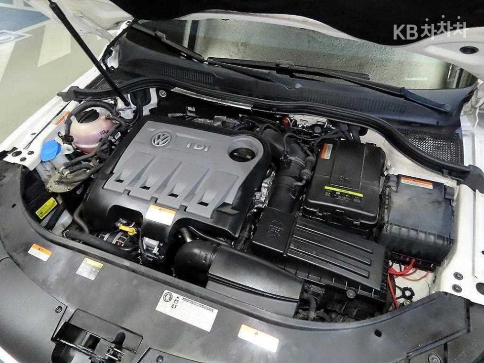 Volkswagen Нов CC2.0 Турбо Дизел Инжекция BlueMotion - 17