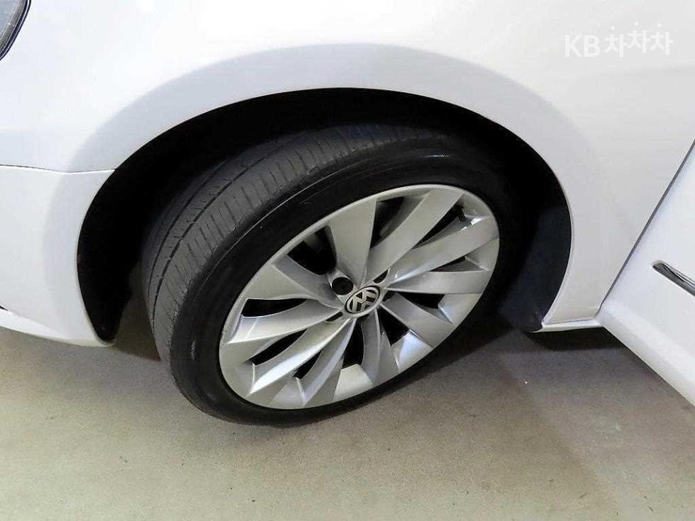 Volkswagen Нов CC2.0 Турбо Дизел Инжекция BlueMotion - 18