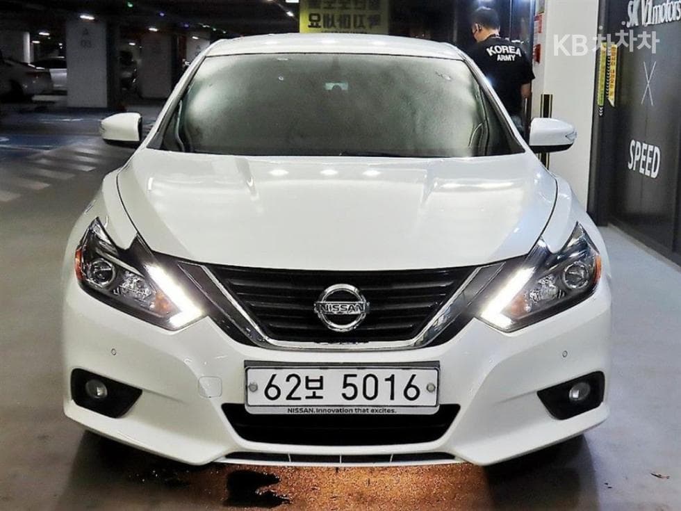 Нисан 알티마2.5 Smart CVT (Безстепенна) - 2