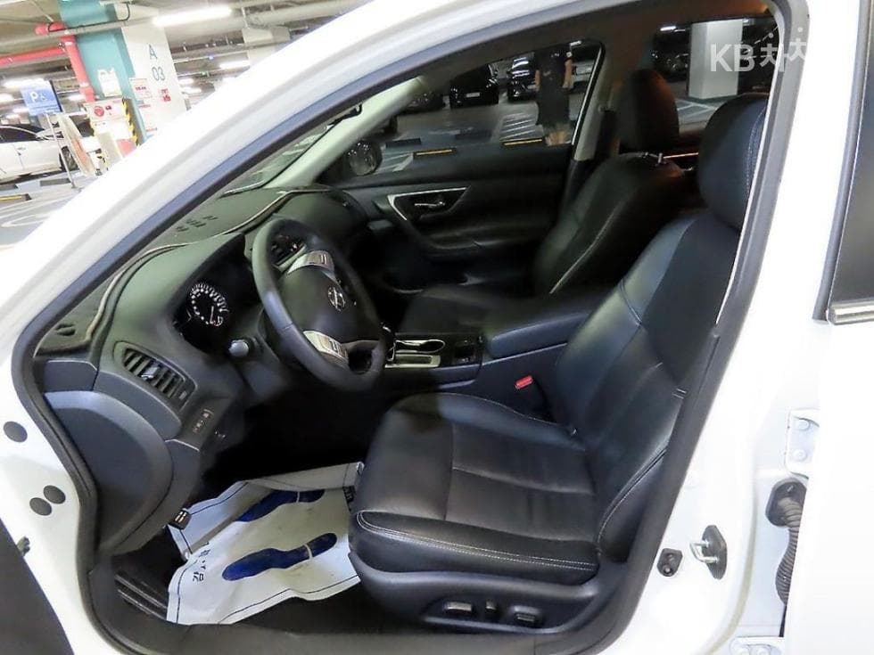 Нисан 알티마2.5 Smart CVT (Безстепенна) - 14