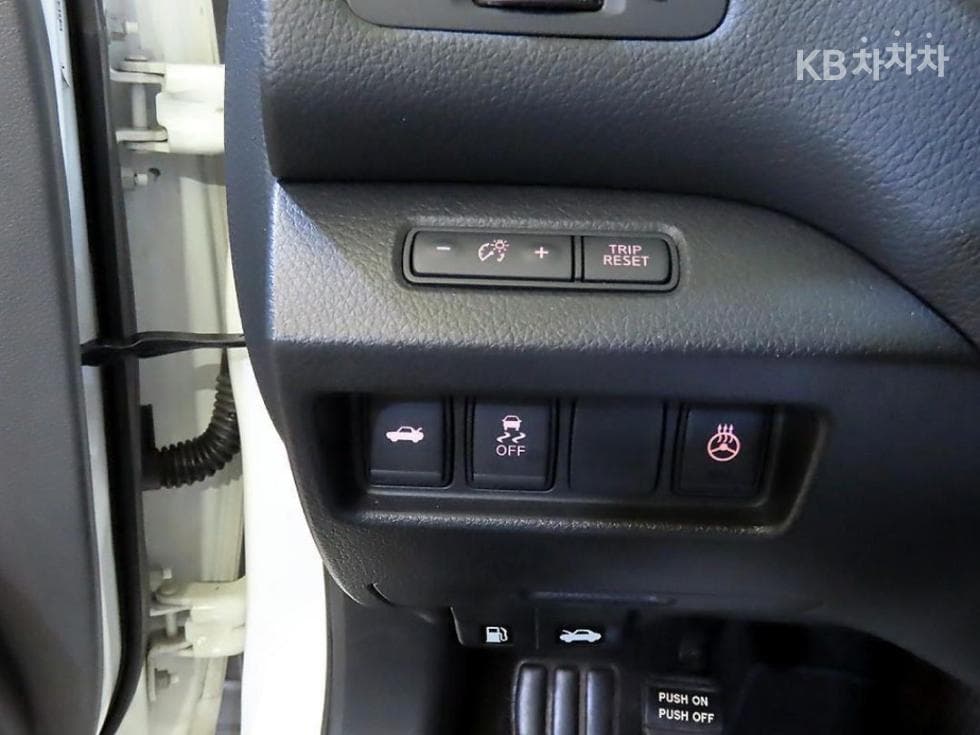 Нисан 알티마2.5 Smart CVT (Безстепенна) - 18