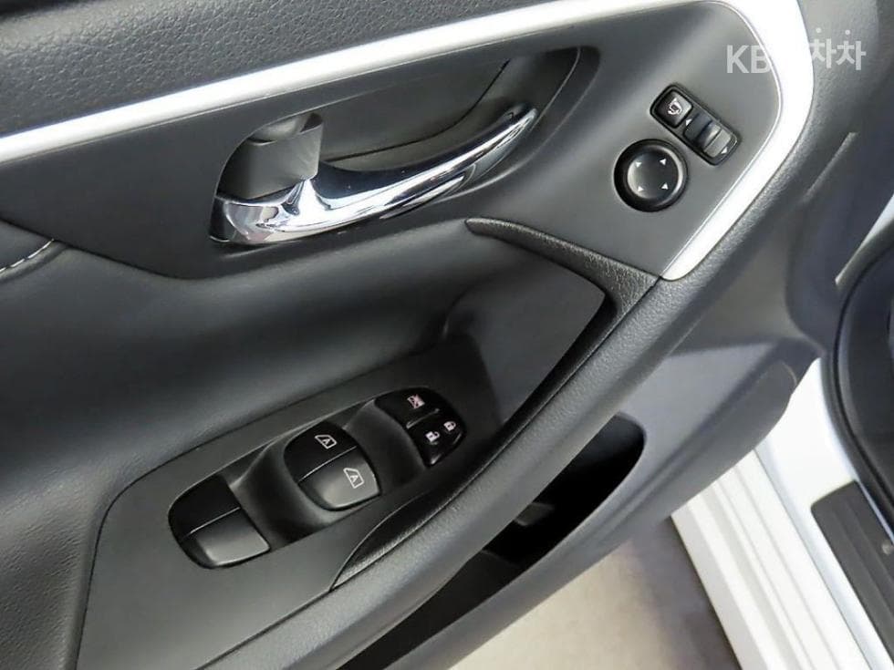 Нисан 알티마2.5 Smart CVT (Безстепенна) - 19