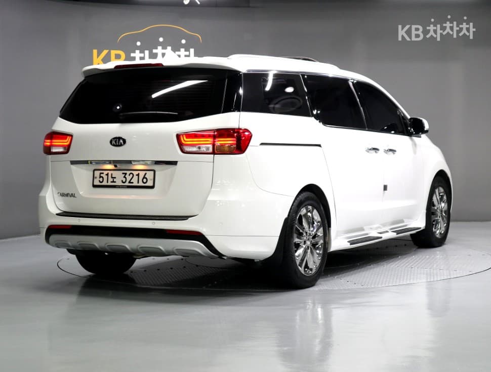 Kia All New Carnival9-seater 2.2 Diesel Prestige - 3