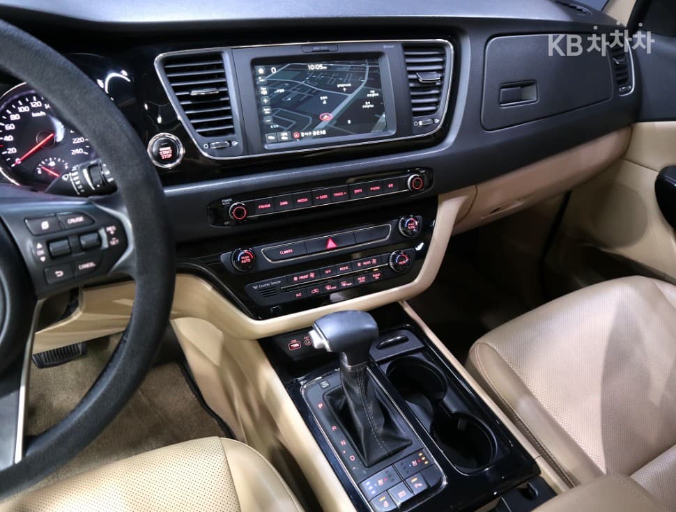Kia All New Carnival9-seater 2.2 Diesel Prestige - 11
