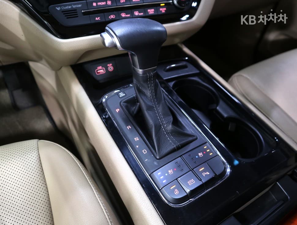 Kia All New Carnival9-seater 2.2 Diesel Prestige - 15