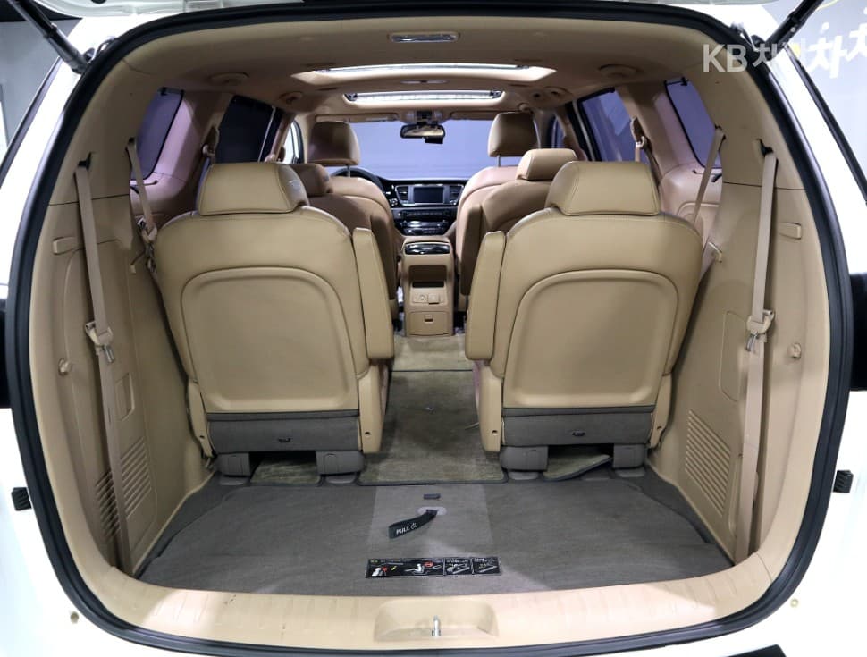 Kia All New Carnival9-seater 2.2 Diesel Prestige - 17