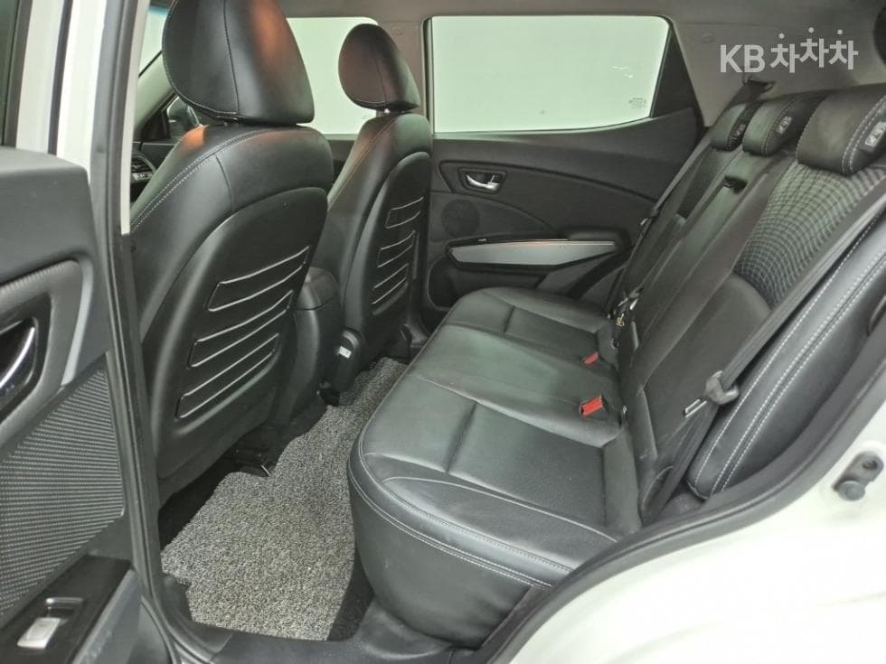 KG Mobility Tivoli 아머1.6 Gasoline VX 2WD - 12