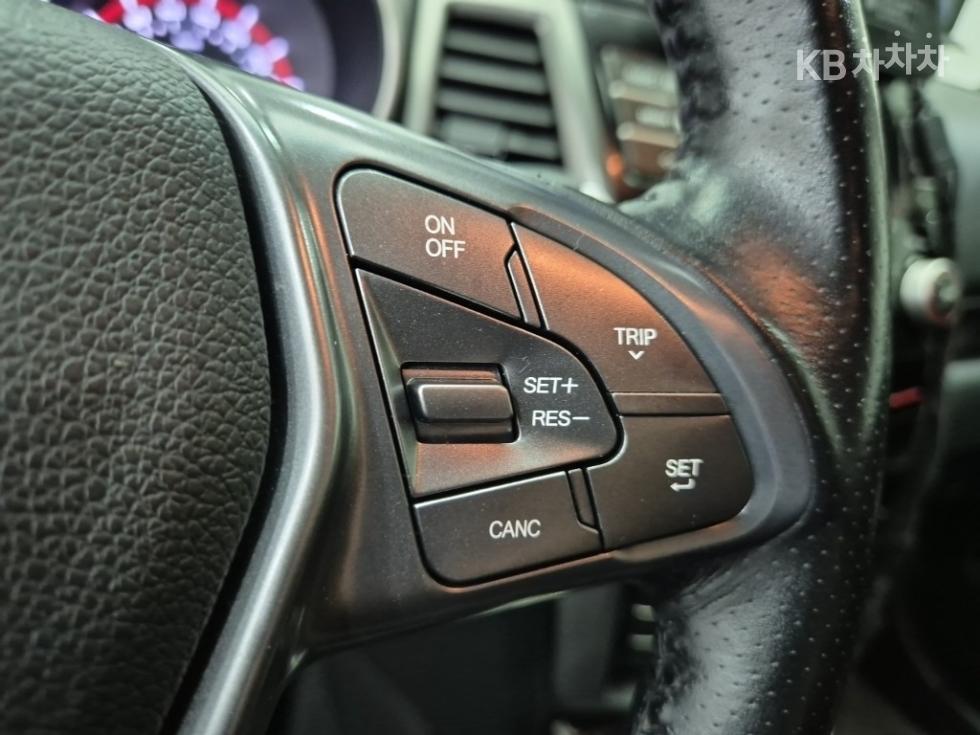 KG Mobility Tivoli 아머1.6 Gasoline VX 2WD - 14