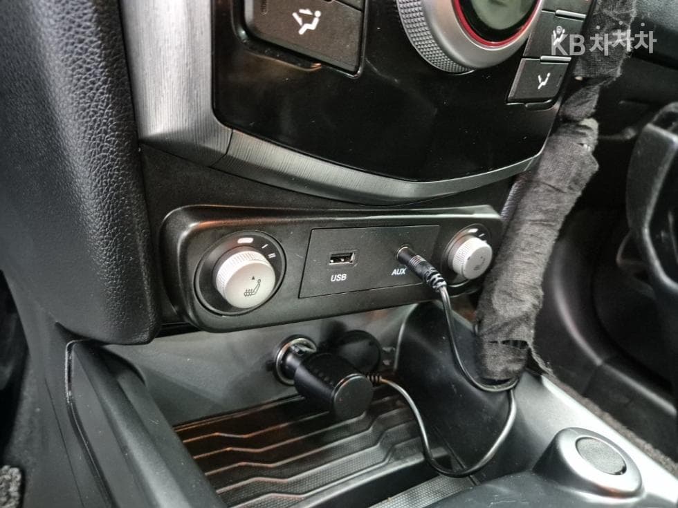 KG Mobility Tivoli 아머1.6 Gasoline VX 2WD - 15