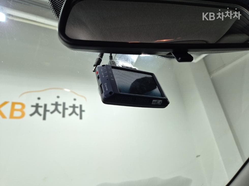 KG Mobility Tivoli 아머1.6 Gasoline VX 2WD - 16