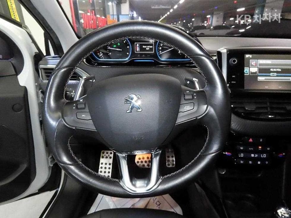 Peugeot 2008 1st Generation1.6 e-HDi 악티브 - 8