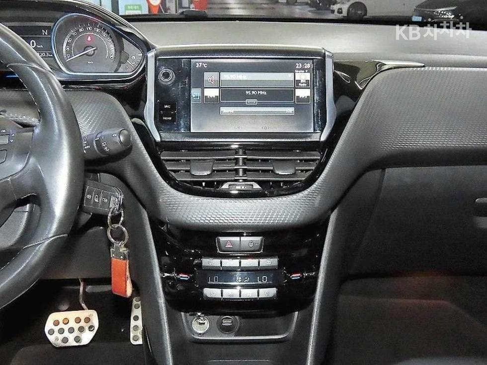 Peugeot 2008 1st Generation1.6 e-HDi 악티브 - 11