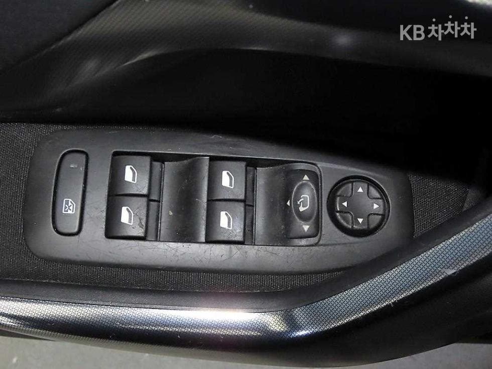 Peugeot 2008 1st Generation1.6 e-HDi 악티브 - 13