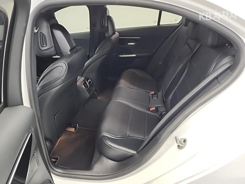 Mercedes-Benz The New (facelift) C-ClassC200 Avantgarde W205 - 12