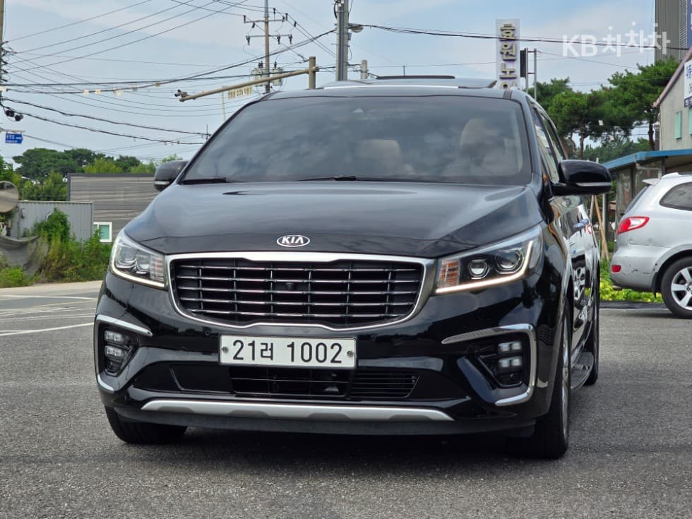 Kia The New (facelift) Carnival 7-seater (Limousine) 3.3 Gasoline Limousine President - Image 1