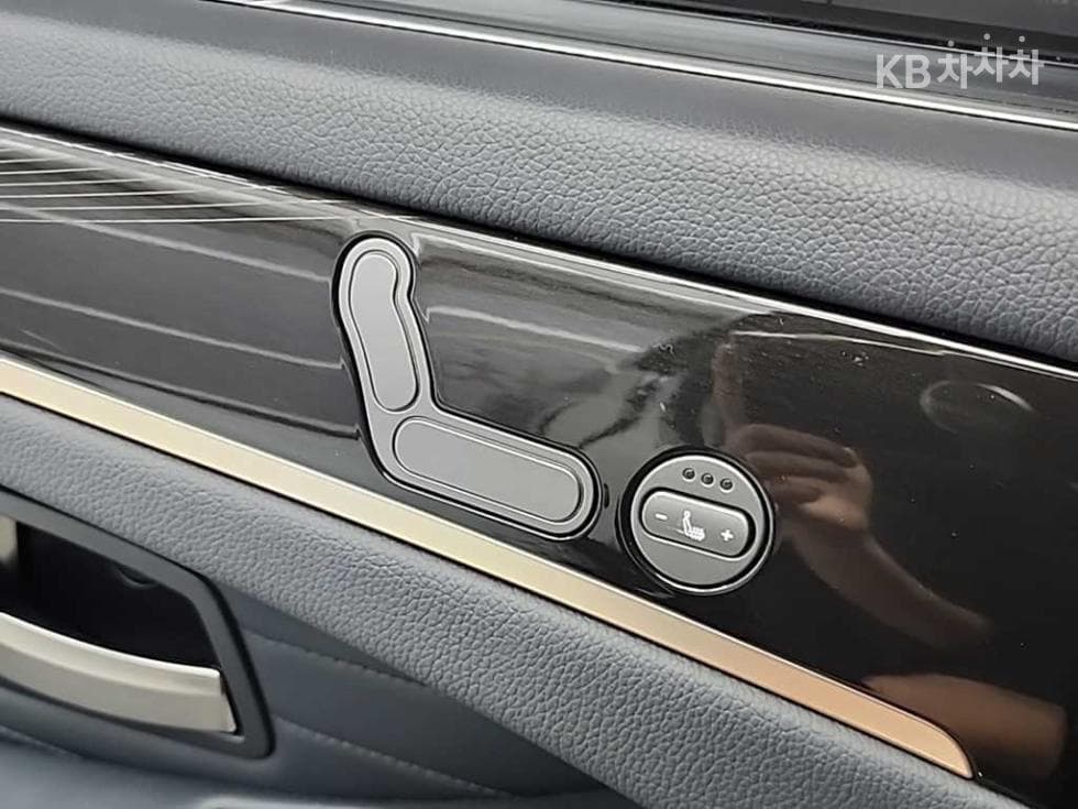 KG Mobility New체어맨WCW600 4TRONIC Luxury - 14
