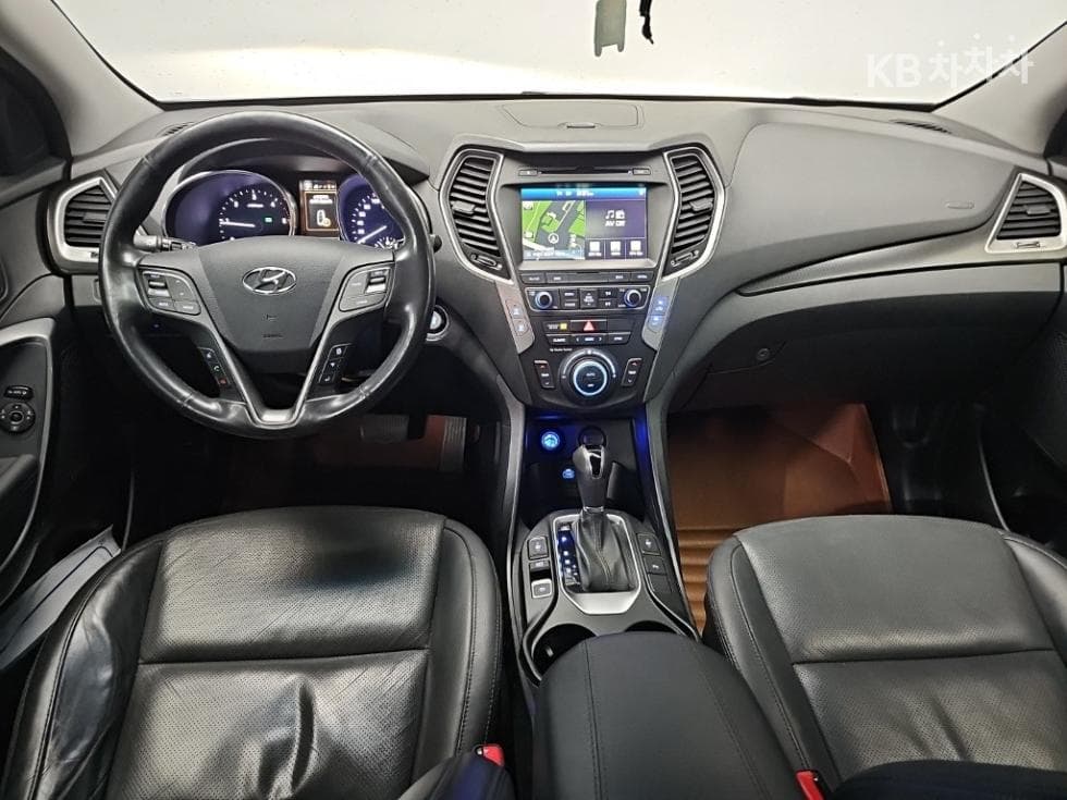 Хюндай Санта Фе The PrimeДизел R2.2 2WD 7-местен (Лимузин) Exclusive 기본 - 7