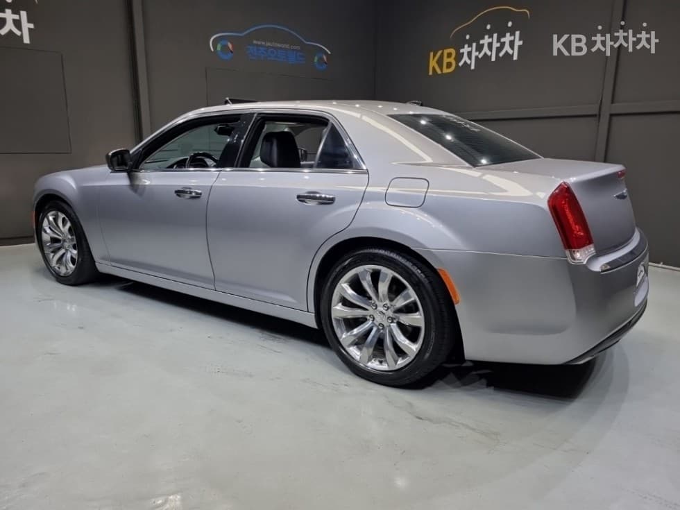 크라이슬러 The New (facelift) 300C3.6 - 4