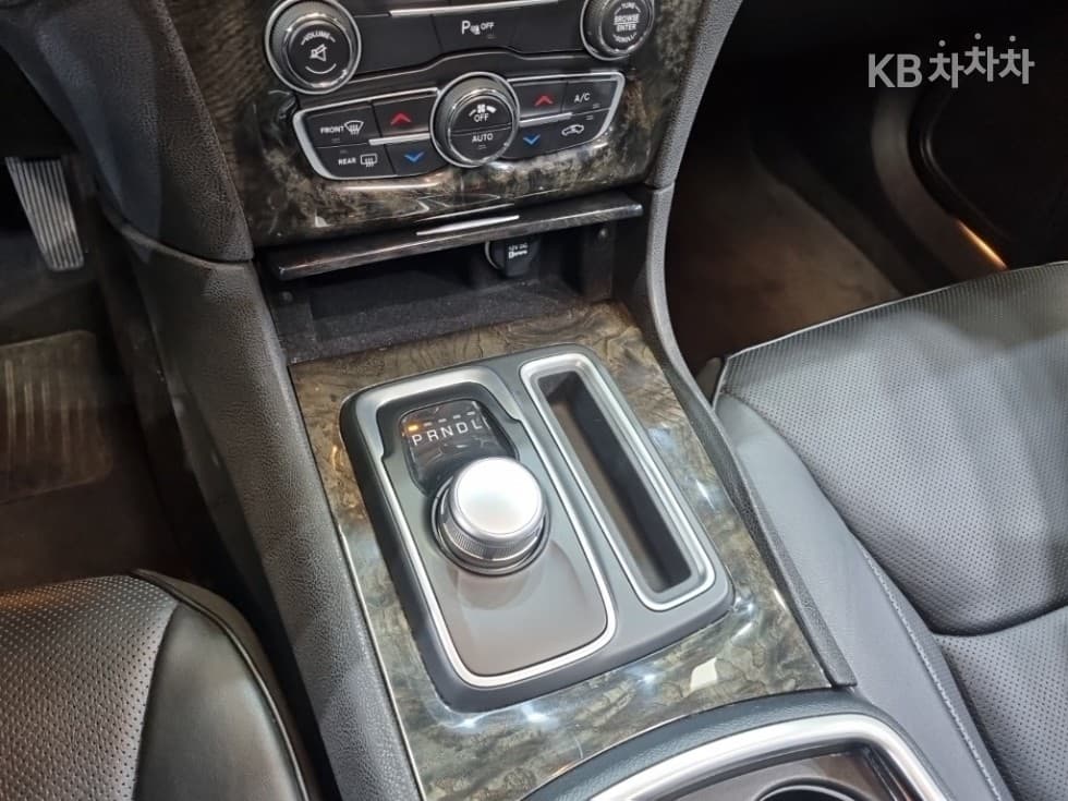 크라이슬러 The New (facelift) 300C3.6 - 14