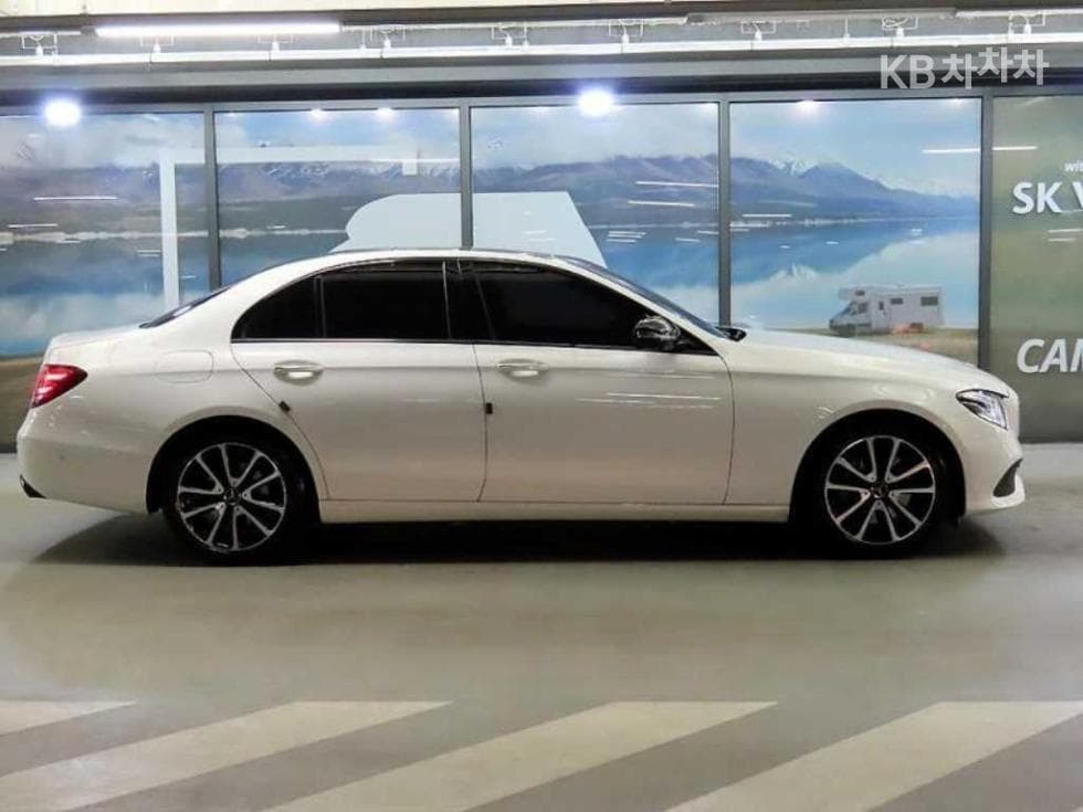 Mercedes-Benz E-Клас (W213)E300 Avantgarde - 3