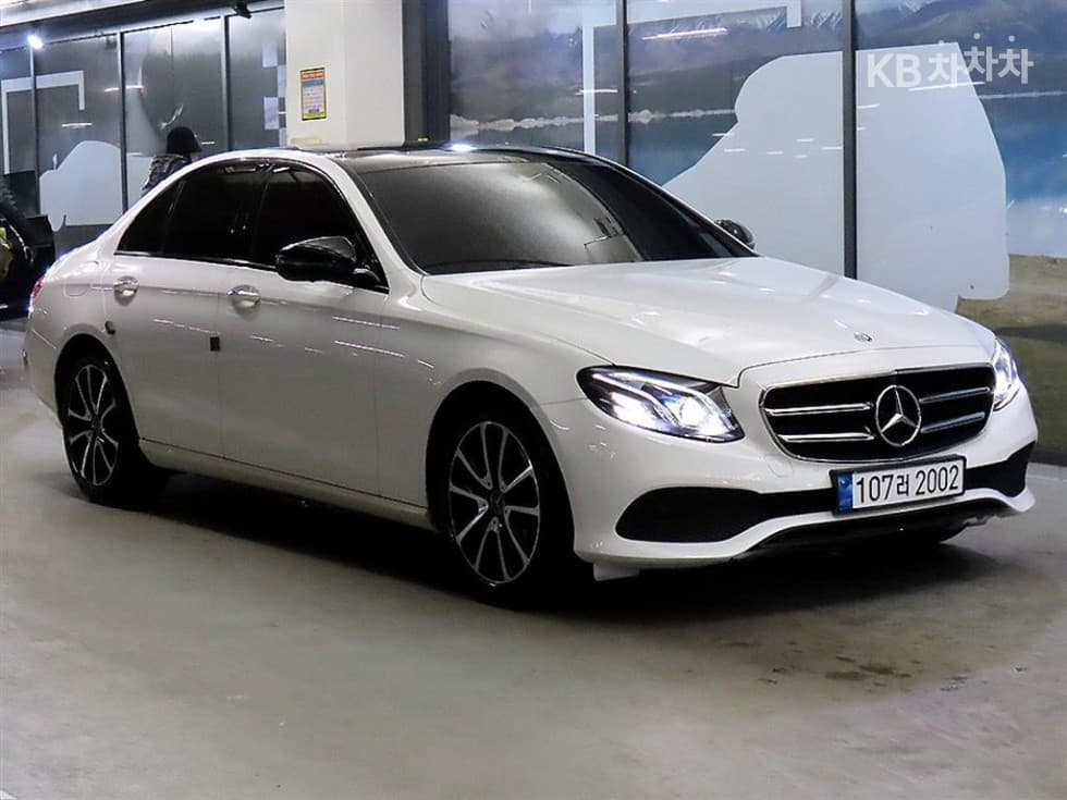 Mercedes-Benz E-Клас (W213) E300 Avantgarde - Image 1