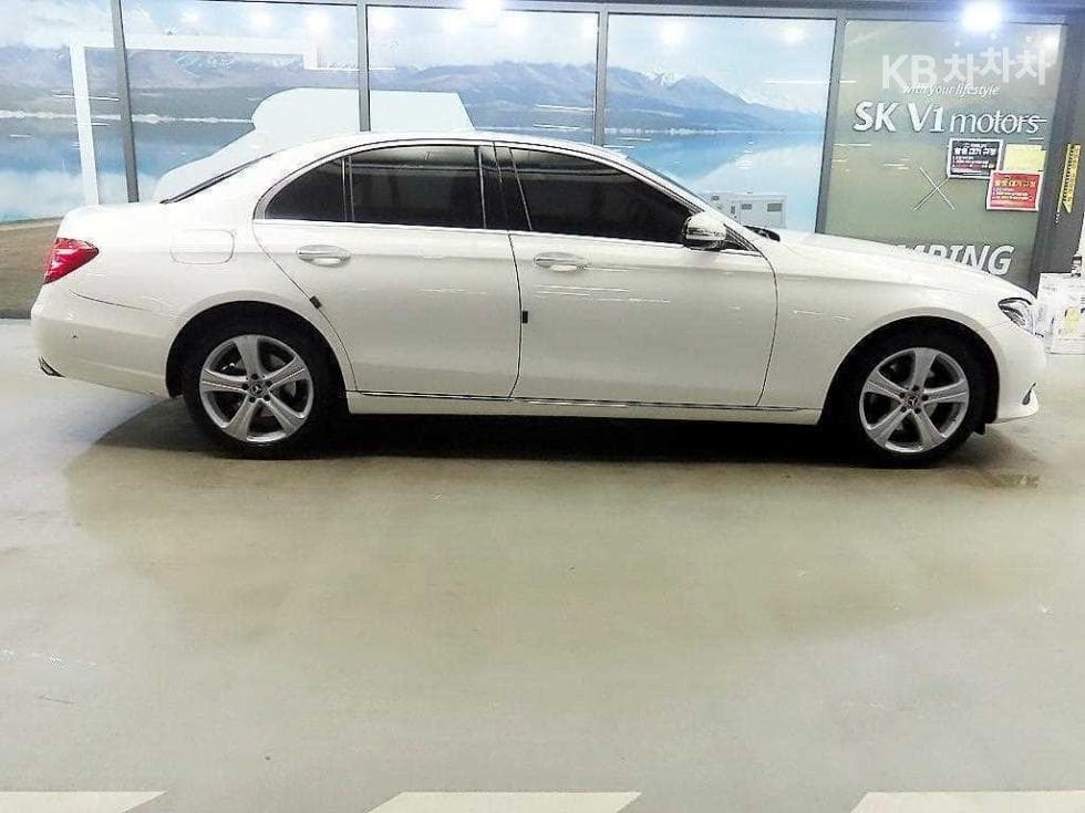 Mercedes-Benz E-Клас (W213)E220d Avantgarde - 3