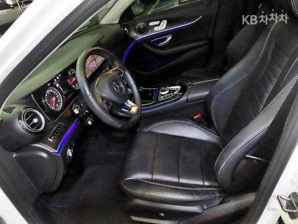 Mercedes-Benz E-Клас (W213)E220d Avantgarde - 6