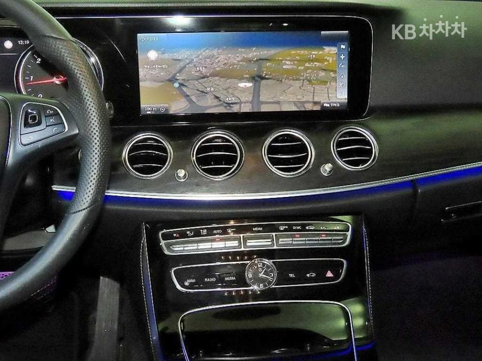 Mercedes-Benz E-Клас (W213)E220d Avantgarde - 11