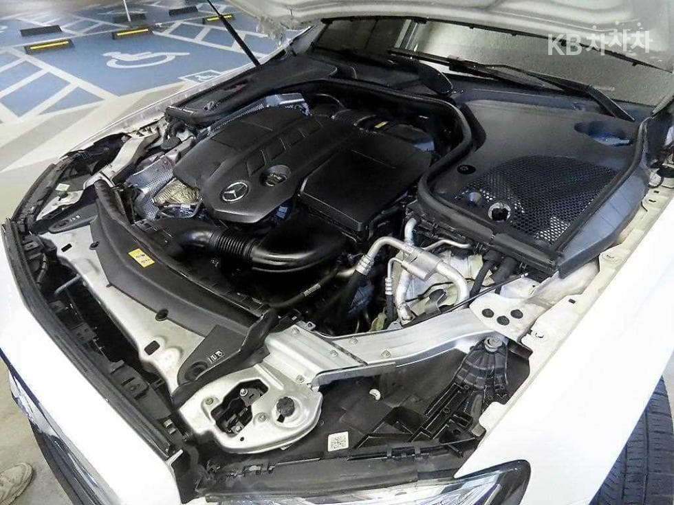 Mercedes-Benz E-Клас (W213)E220d Avantgarde - 19