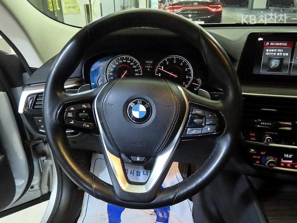 BMW Gran Turismo6 Series 640i xDrive Luxury Line - 8