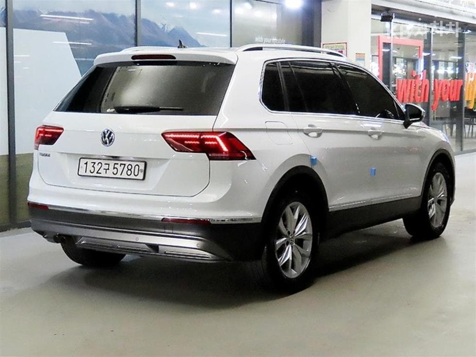 Volkswagen The New (фейслифт) Tiguan2.0 Турбо Дизел Инжекция Стандартен - 4