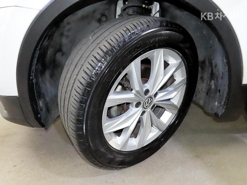Volkswagen The New (фейслифт) Tiguan2.0 Турбо Дизел Инжекция Стандартен - 19