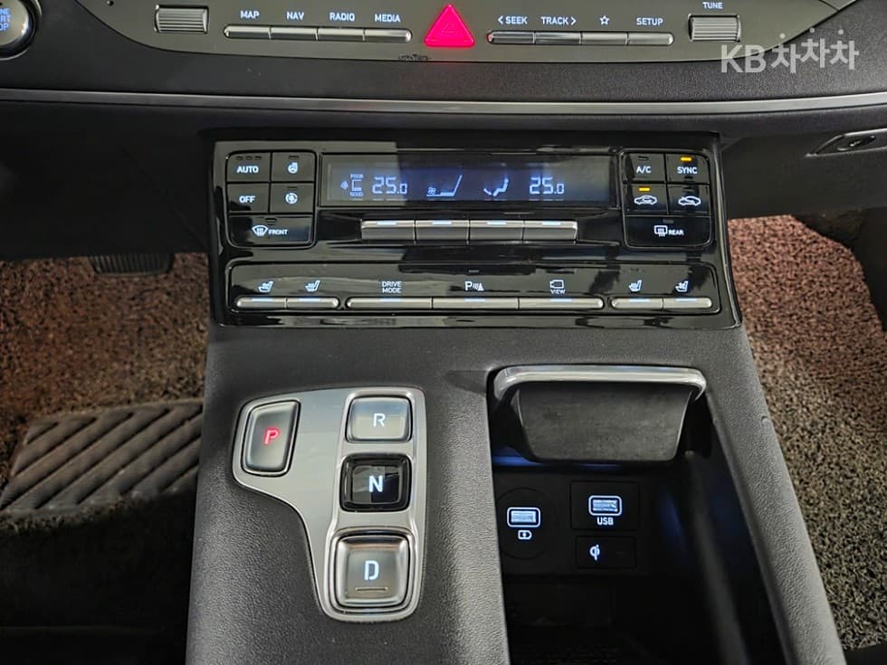 Хюндай The New (фейслифт) Grandeur (Azera)LPi 3.0 Рент-а-кар Premium - 20