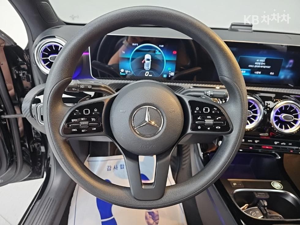 Mercedes-Benz A클래스(W177)A220 Hatchback Стандартен - 9