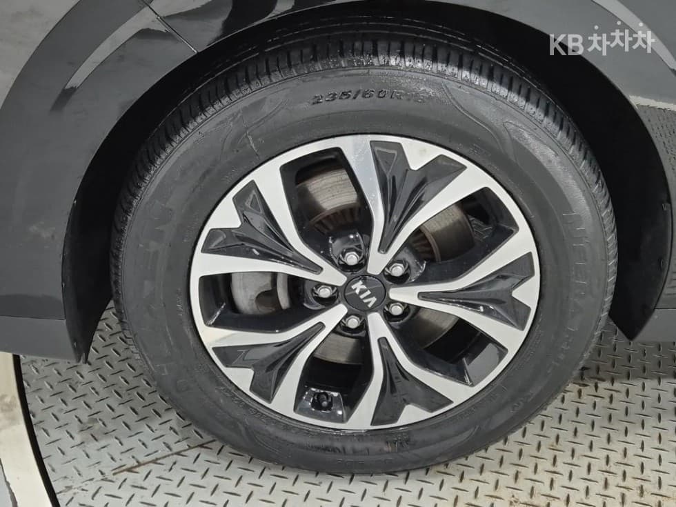 Kia Carnival 4th generationD2.2 9-seater Prestige - 19