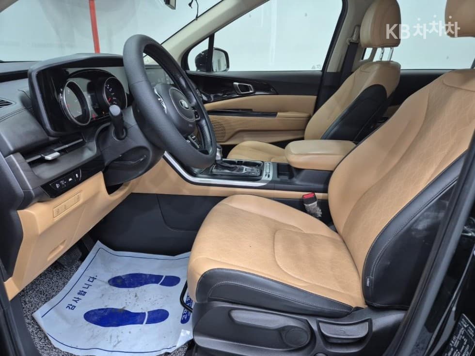 Kia Carnival 4th generationD2.2 9-seater Prestige - 13