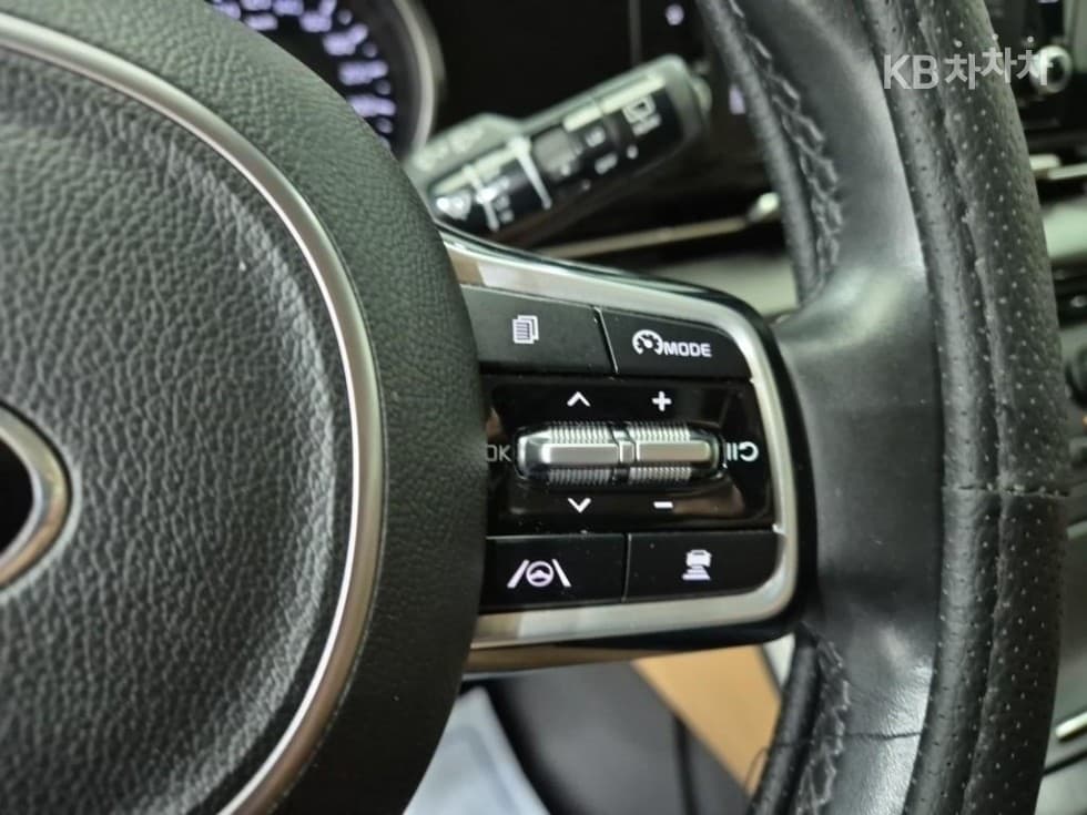 Kia Carnival 4th generationD2.2 9-seater Prestige - 7