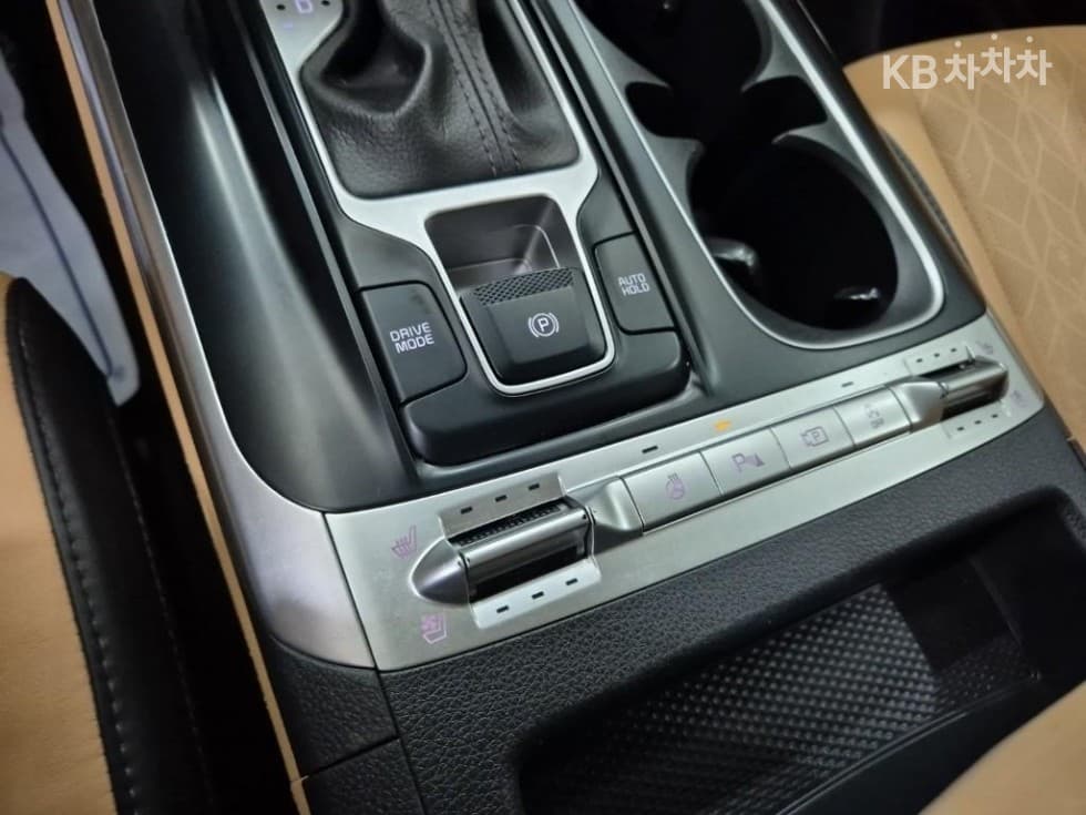 Kia Carnival 4th generationD2.2 9-seater Prestige - 12