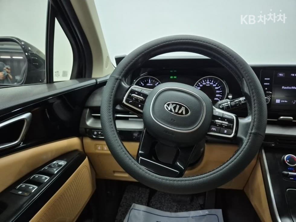 Kia Carnival 4th generationD2.2 9-seater Prestige - 6