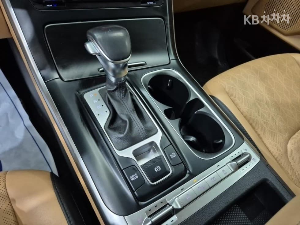 Kia Carnival 4th generationD2.2 9-seater Prestige - 11