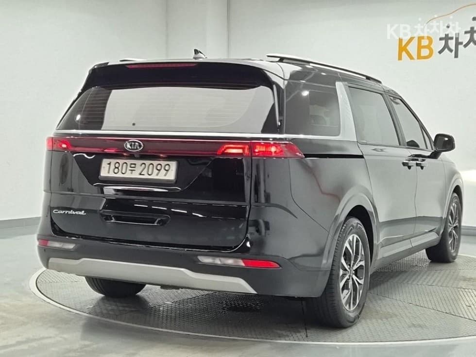 Kia Carnival 4th generationD2.2 9-seater Prestige - 3